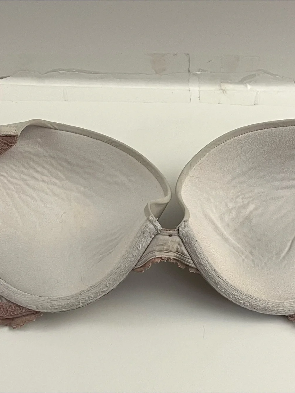 Victoria's Secret Pink Lace-Accent Cream Push-Up Bra 32DD
